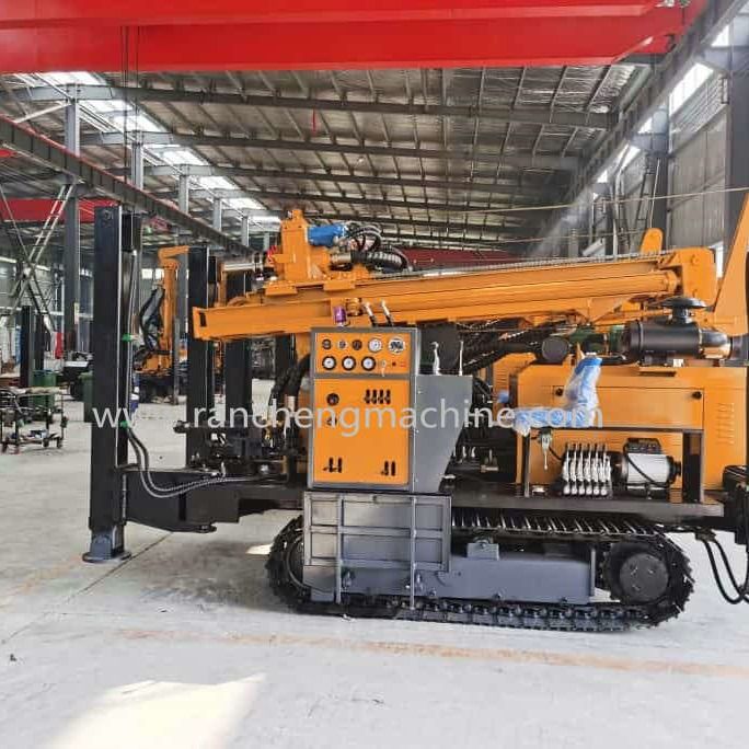 Γεωτρύπανο για γεωτρήσεις νερού βάθους 800m σε όλους τους τύπους εδάφους 154KW Cummins