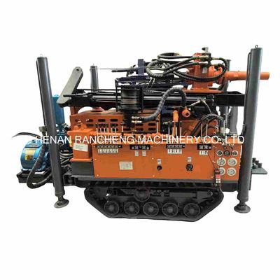 Ενίσχυρη μηχανή τρυπών υδάτινων πηγών Mini Crawler 180m με κινητήρα YuChai 77.3KW για τρυπές